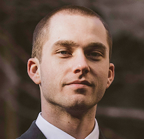 Thomas Whitfield, analyste spécialisé dans les marchés crypto, portrait